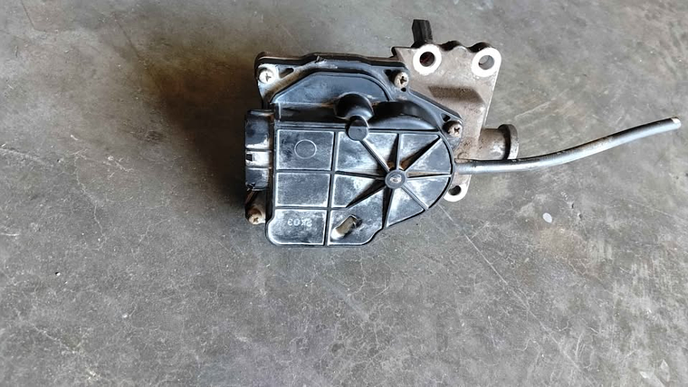  Actuador diferencial delantero Toyota Hilux Revo 4