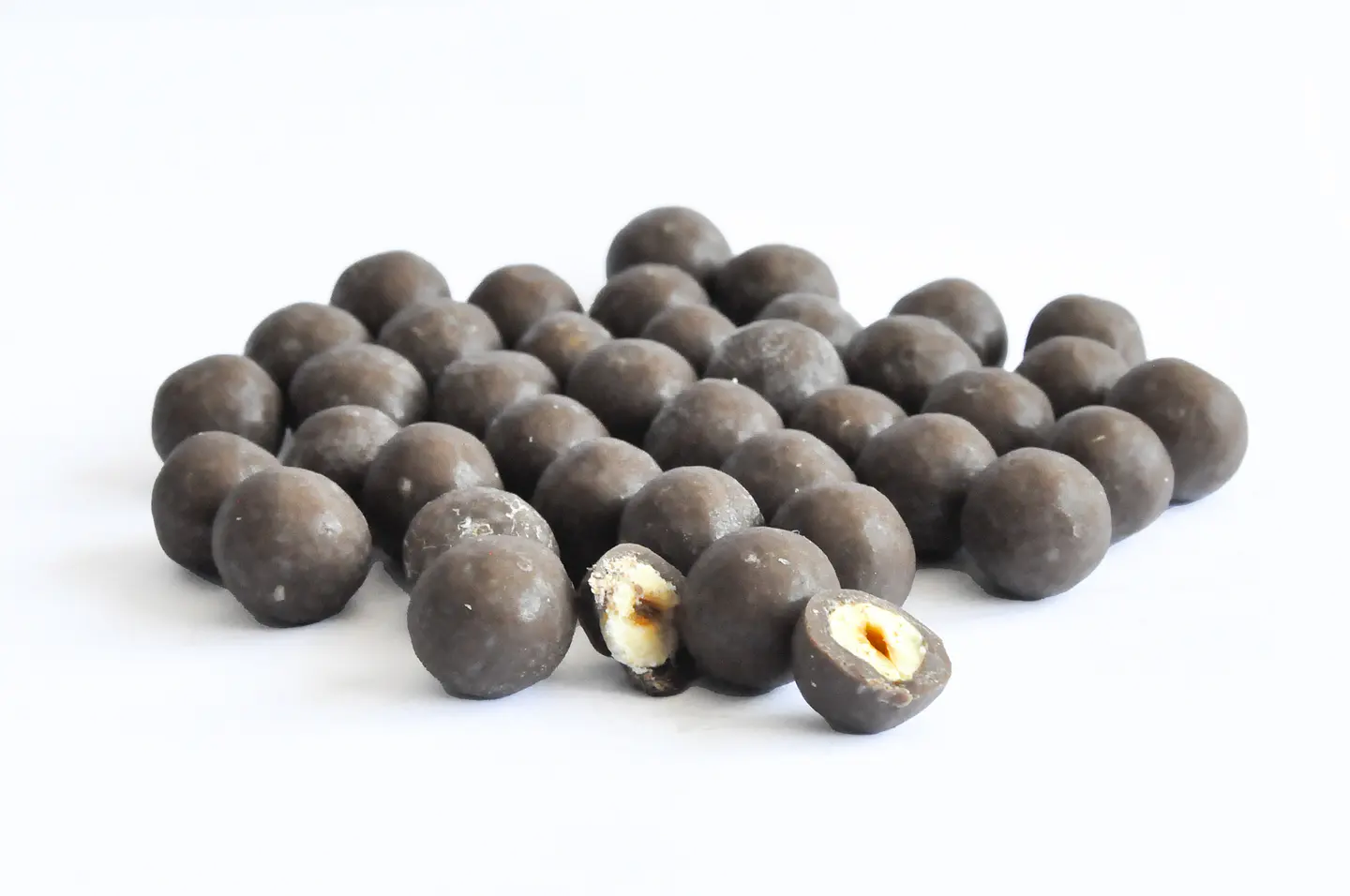 Avellanas Bañadas Con Chocolate 1 Kg. 1