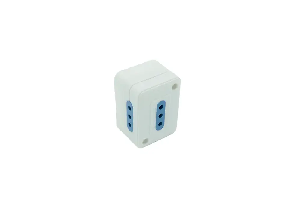 Enchufe triple plástico 1