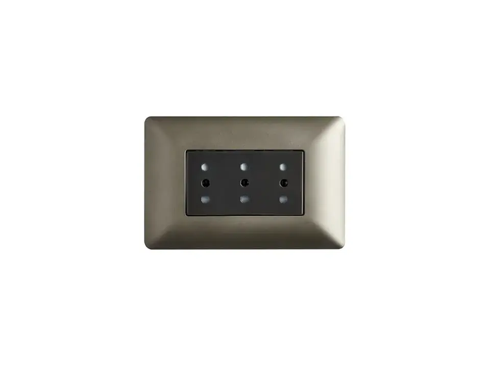 Enchufe triple puenteado 10A 250V (café) 1
