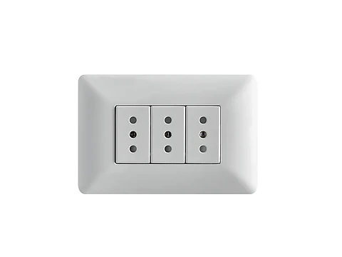 Enchufe triple 10A 250V (blanco)