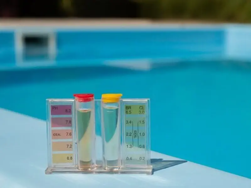 La Importancia de controlar el pH en tu piscina