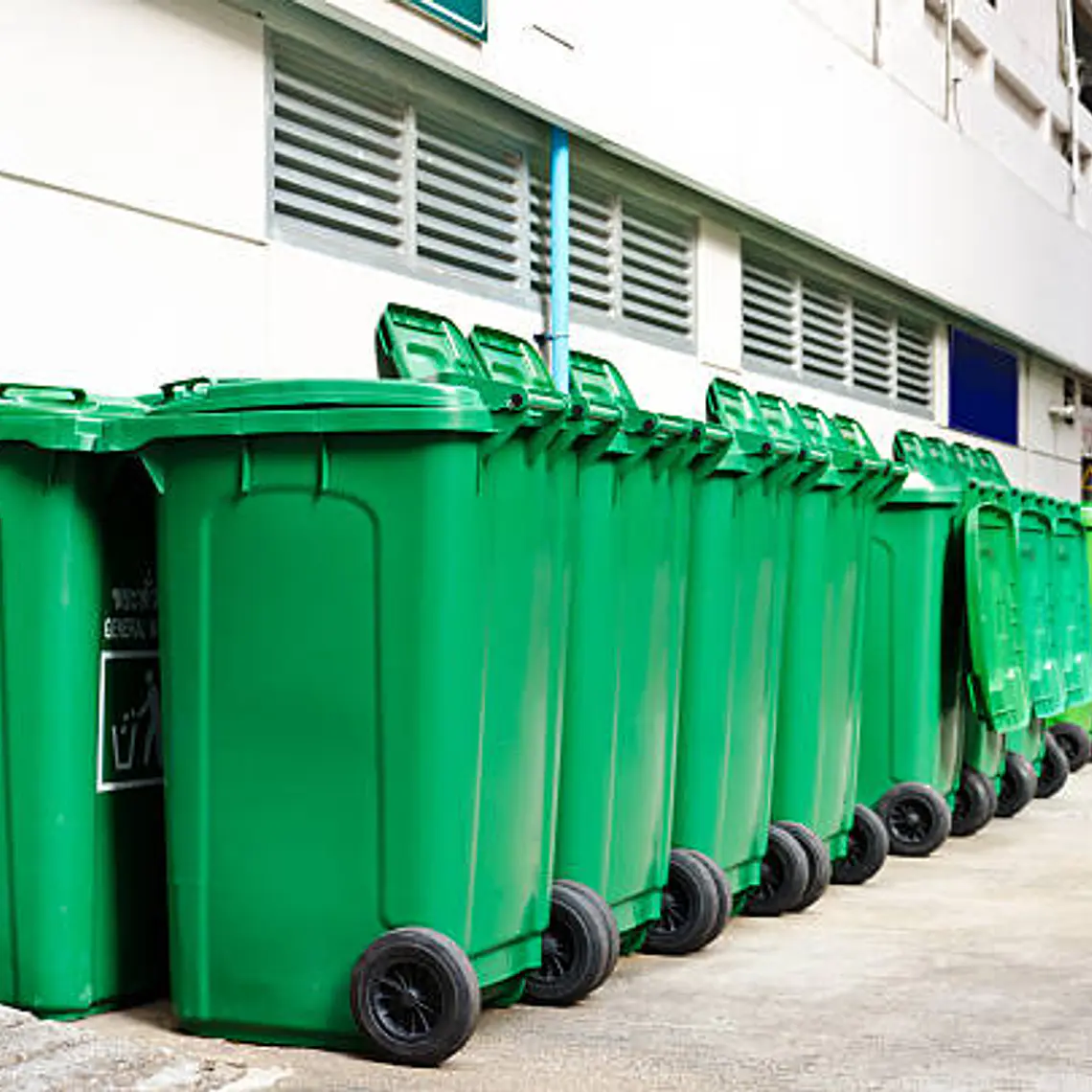 Lavado y sanitizado profesional en salas de basura de edificios / comunidades 2