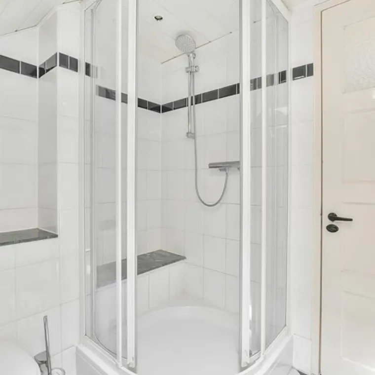 Limpiador Antisarro para Duchas y Baños -  Lithofin KF Showercabin and Bath Cleaner 500cc – 4