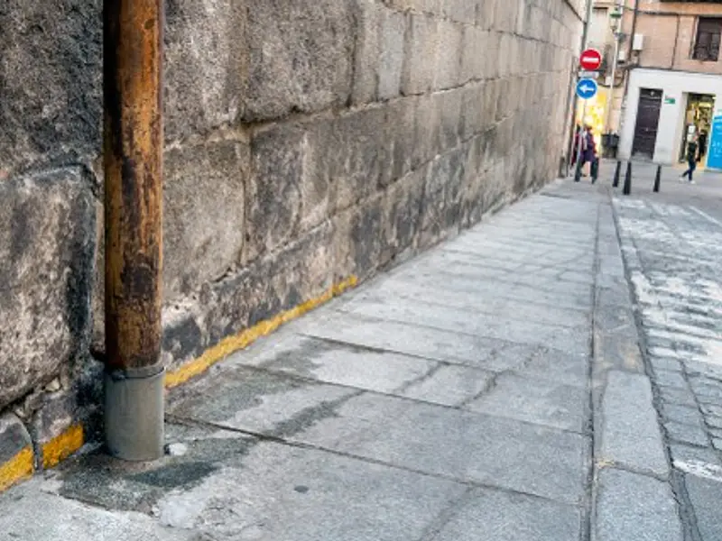 Cómo quitar olor a orina de paredes y cemento de forma definitiva