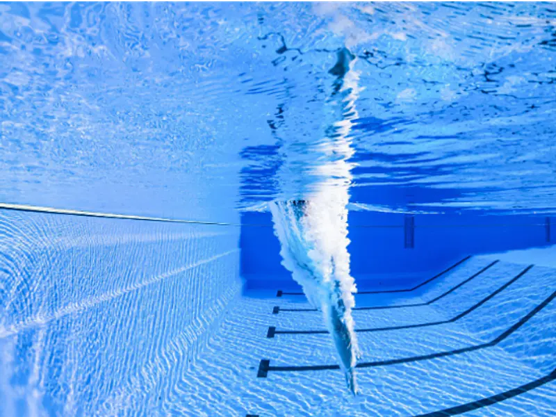 ¿Cómo recuperar el agua turbia de tu piscina?