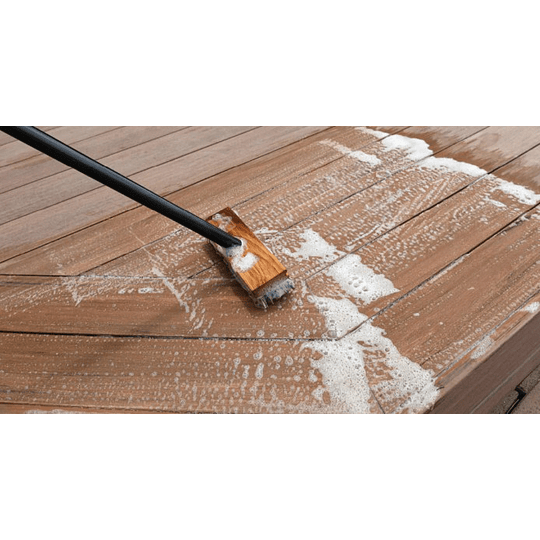 Limpieza y Lavado Profesional de Terrazas y Deck de WPC / PVC en Santiago
