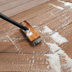 Limpieza y Lavado Profesional de Terrazas y Deck de WPC / PVC en Santiago