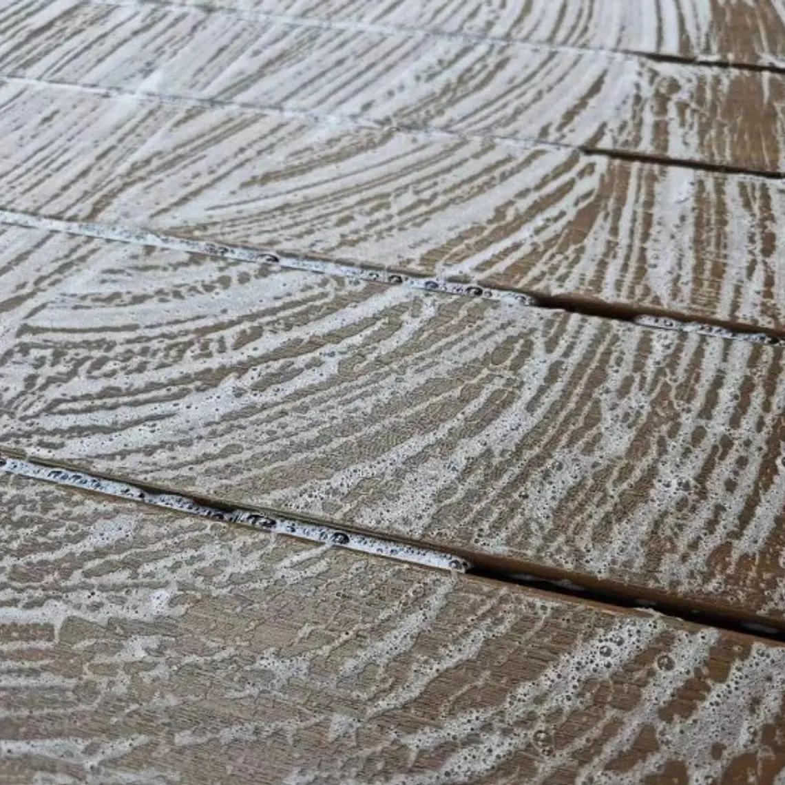 Limpieza y Lavado Profesional de Terrazas y Deck de WPC / PVC en Santiago 3