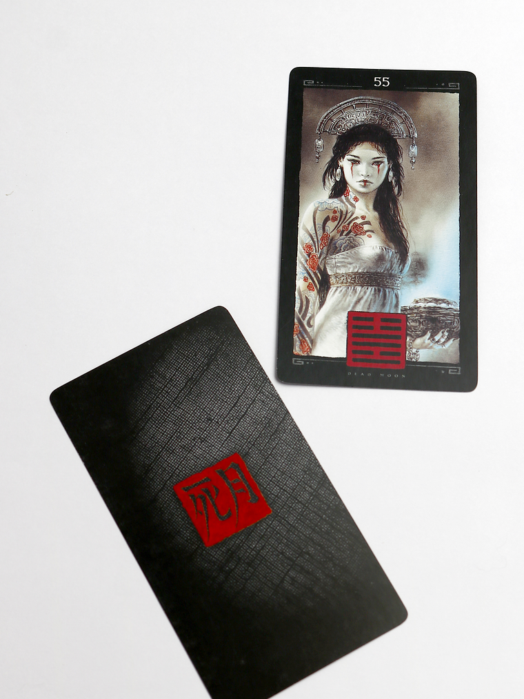 ICHING DEAD MOON POR LUIS ROYO 4