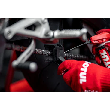 Kit De Limpieza Y Lubricación Motul C1 + C2 + Cepillo De Limpieza 9