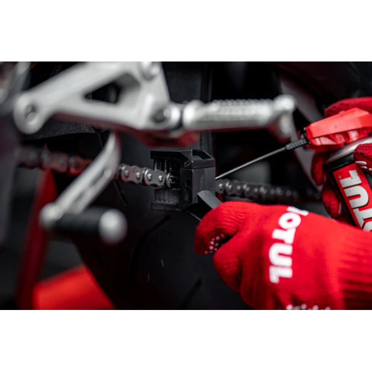 Kit De Limpieza Y Lubricación Motul C1 + C2 + Cepillo De Limpieza 9