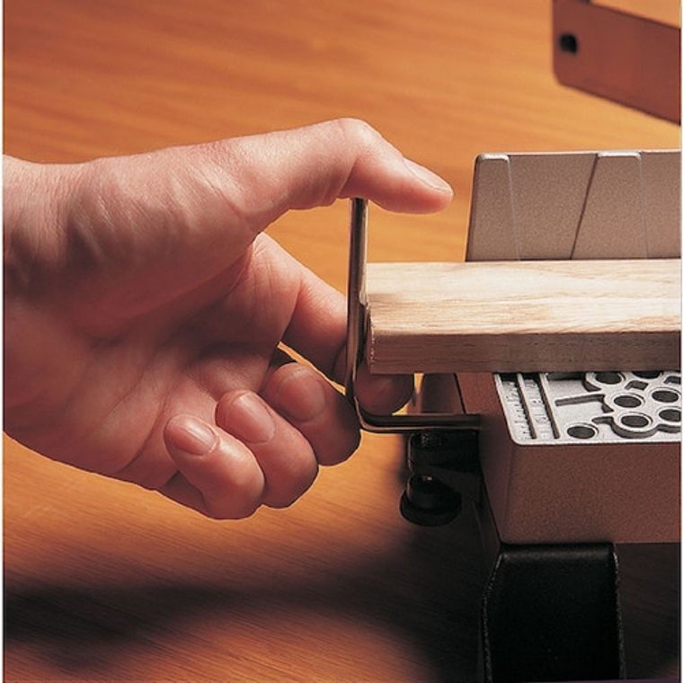 Caja De Inglete Prensadora C/serrucho (20-800) Stanley 6