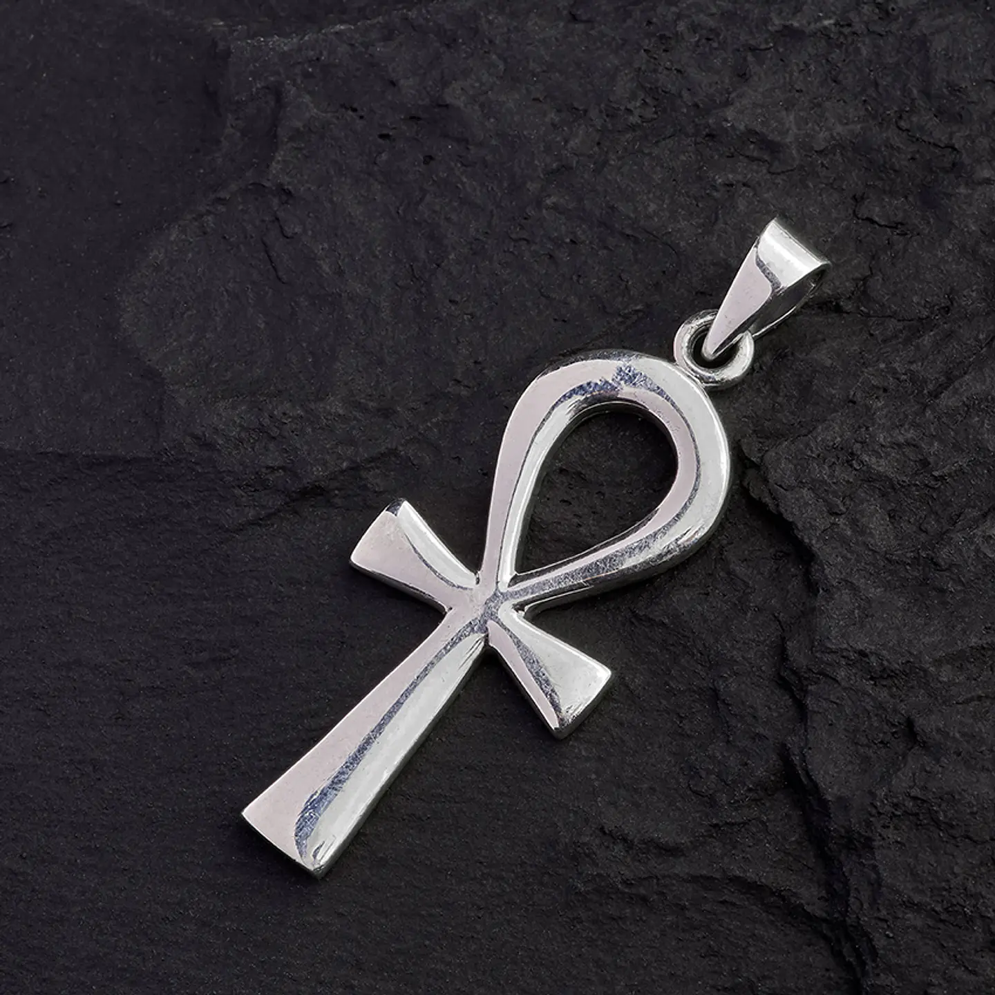 Dije de Plata: Cruz de Ankh 1