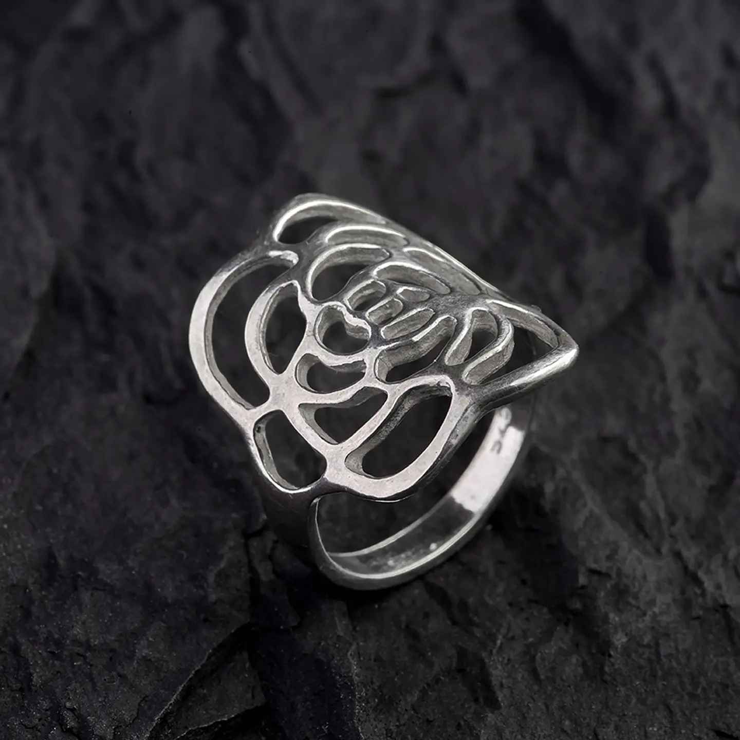Anillo de Plata con forma de Rosa 2
