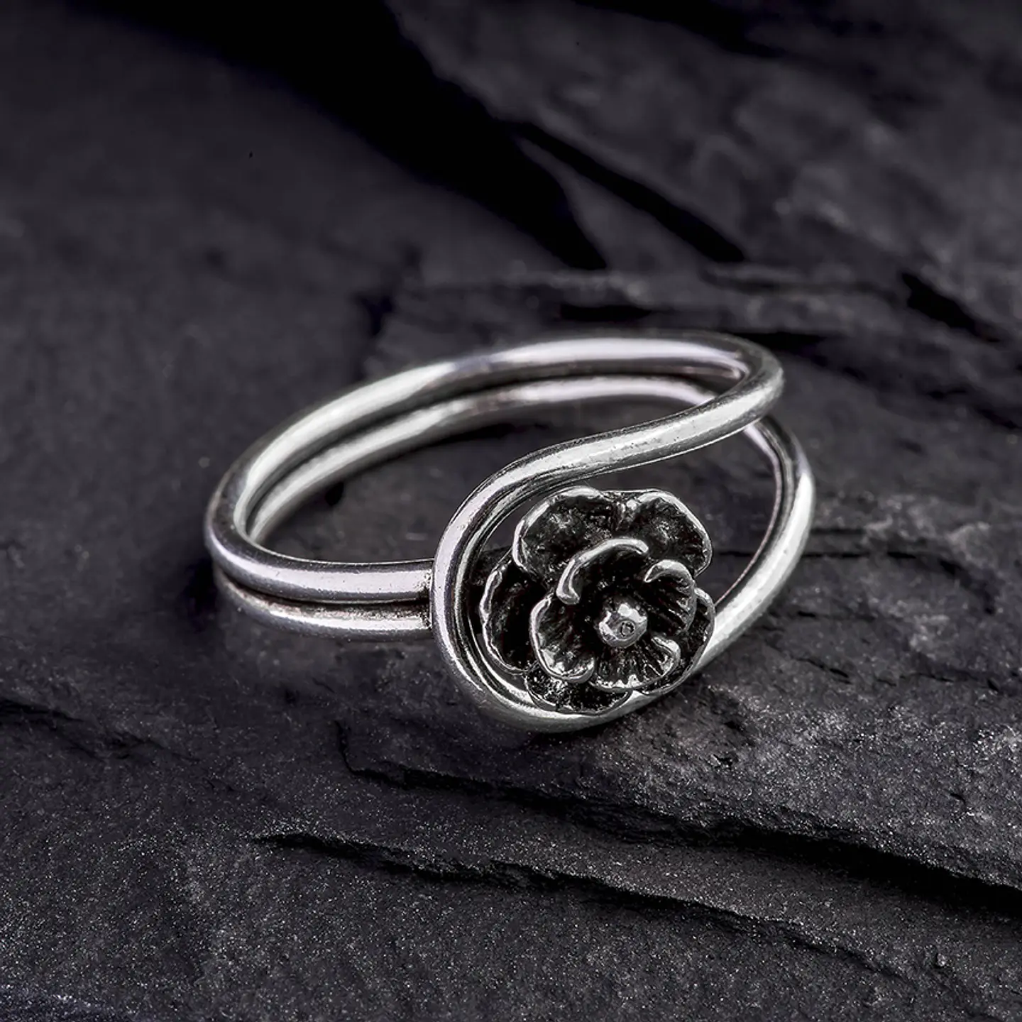 Anillo de Plata con forma de flor 2