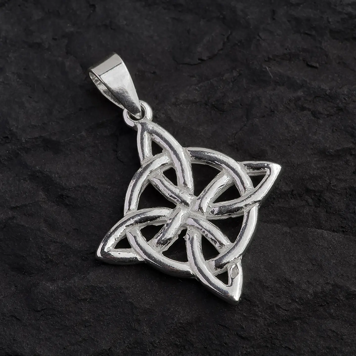 Dije de Plata: Nudo de Bruja Celta 1