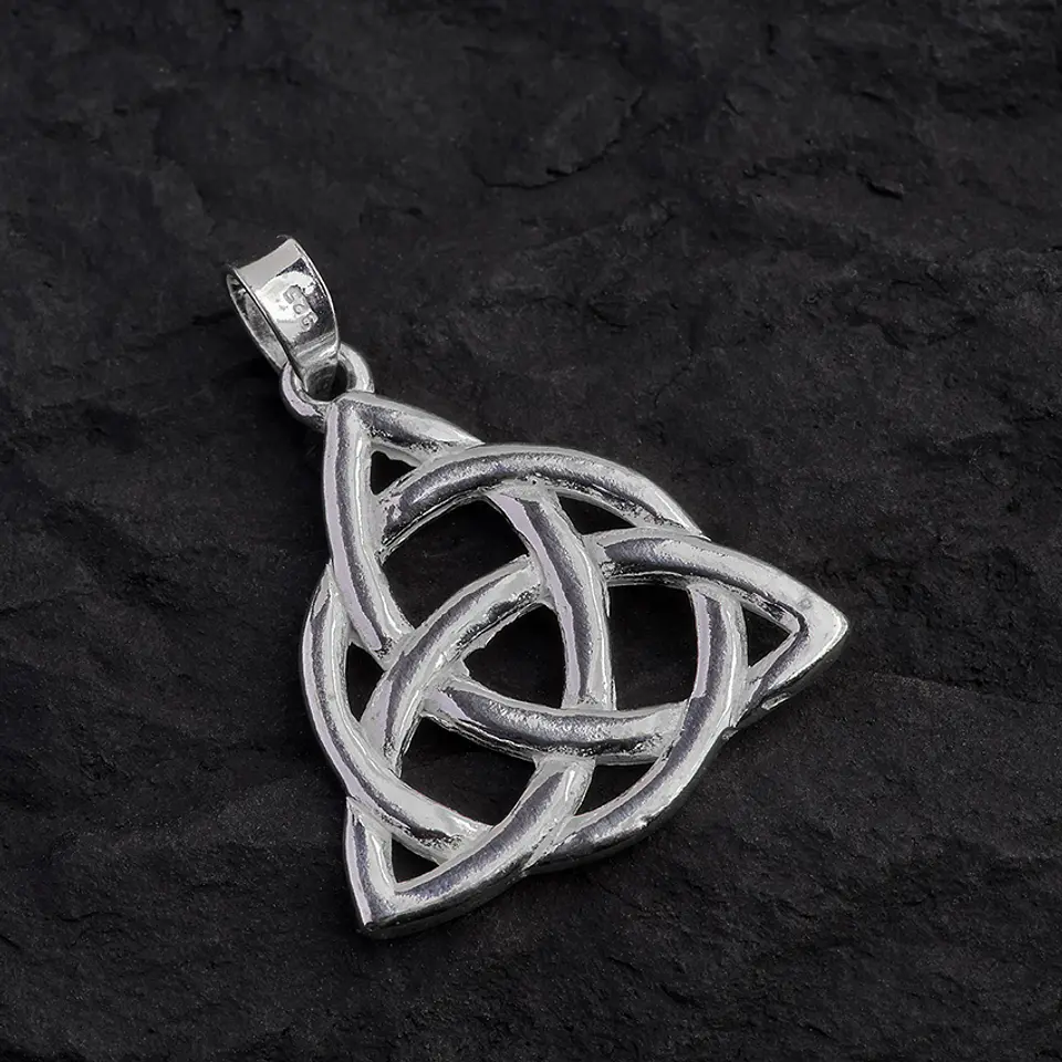 Dije de Plata: Nudo de la Trinidad (Celta) o Wicca De La Triqueta. 1