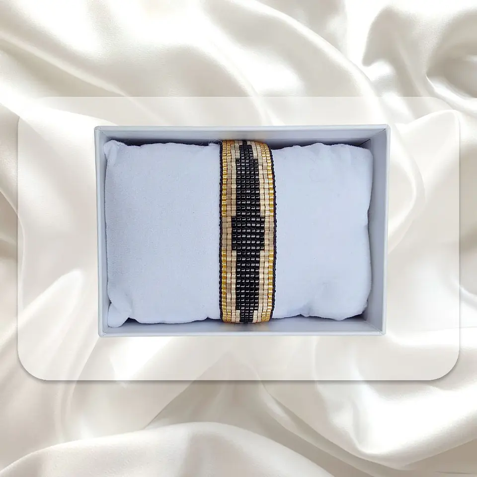 Pulsera Miyuqui Tonos Dorados y Negro 3