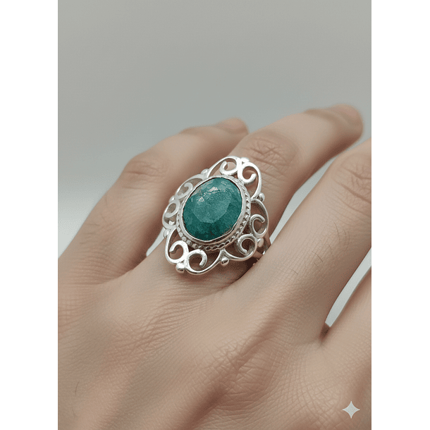 Anillo Colonial de Plata 925 con Piedra Raíz de Esmeralda
