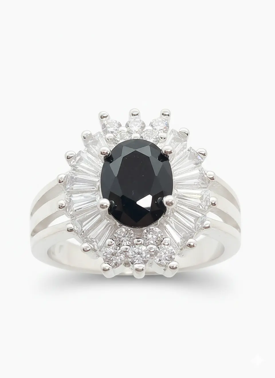 Anillo de Plata 925 Modelo Lady Di con Circones Transparentes y Piedra Negra 1