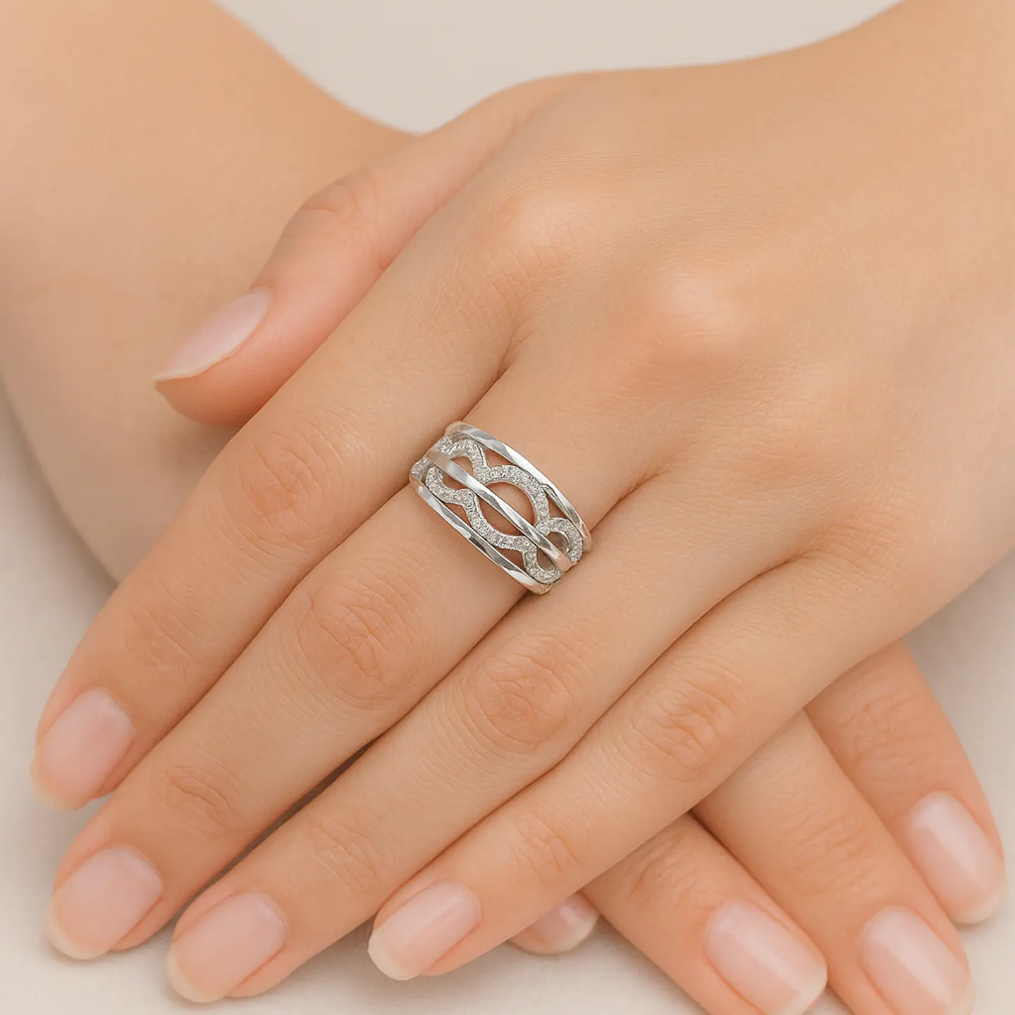 Anillo de Plata 925 con Tres Óvalos de Circonia Transparente 3