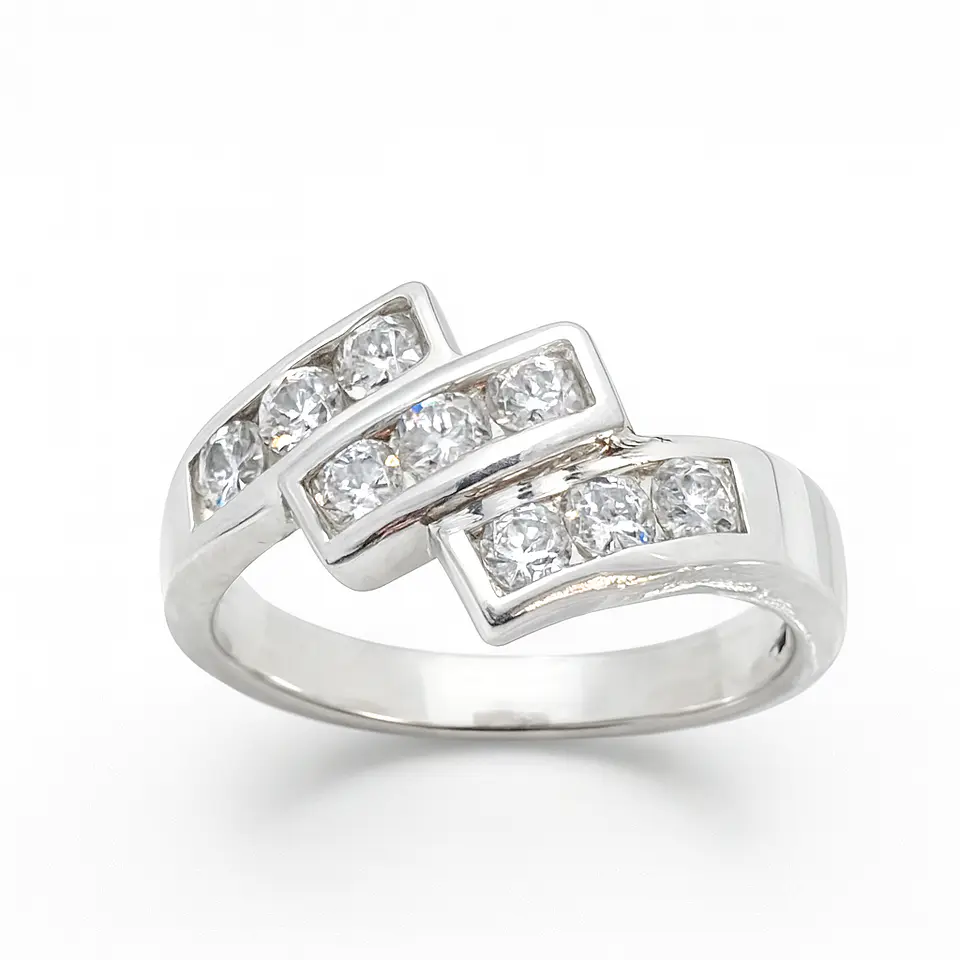 Anillo de Plata 925 “3 de la Suerte” con Tres Filas de Tres Circones Transparentes 1