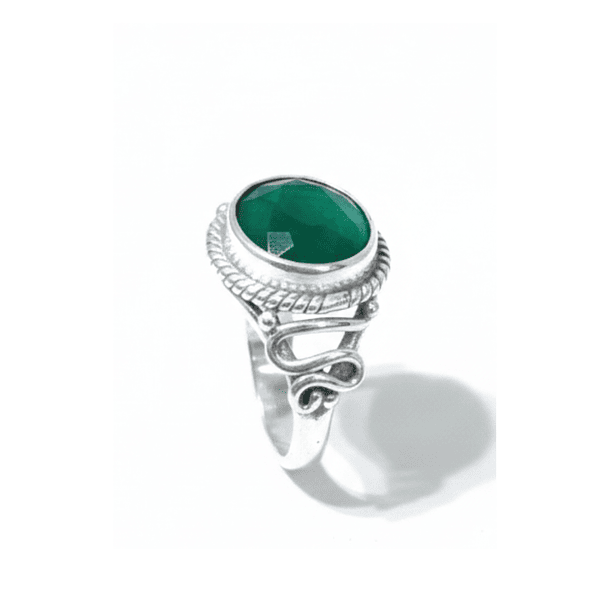 Anillo de Plata 925 con Piedra Verde Oval
