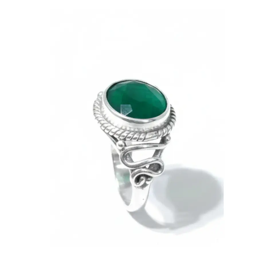 Anillo de Plata 925 con Piedra Verde Oval 1