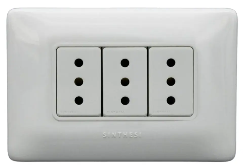 ENCHUFE TRIPLE EMB. ARMADO 10A SINTHESI S12 BLANCO 1