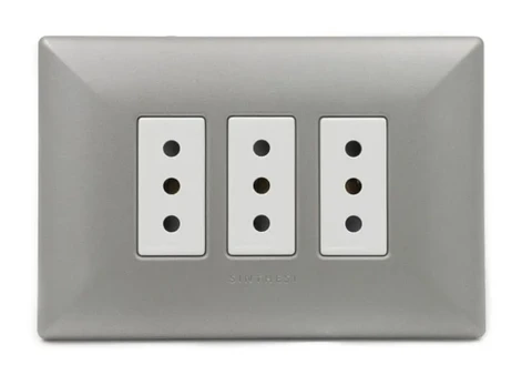 ENCHUFE TRIPLE 10A S17 NICKEL ARMADO SINTHESI