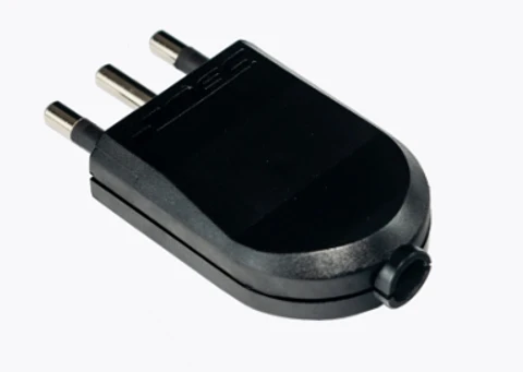 ENCHUFE MACHO PLANO SALIDA RECTA 2P+T 16A NEGRO MEC