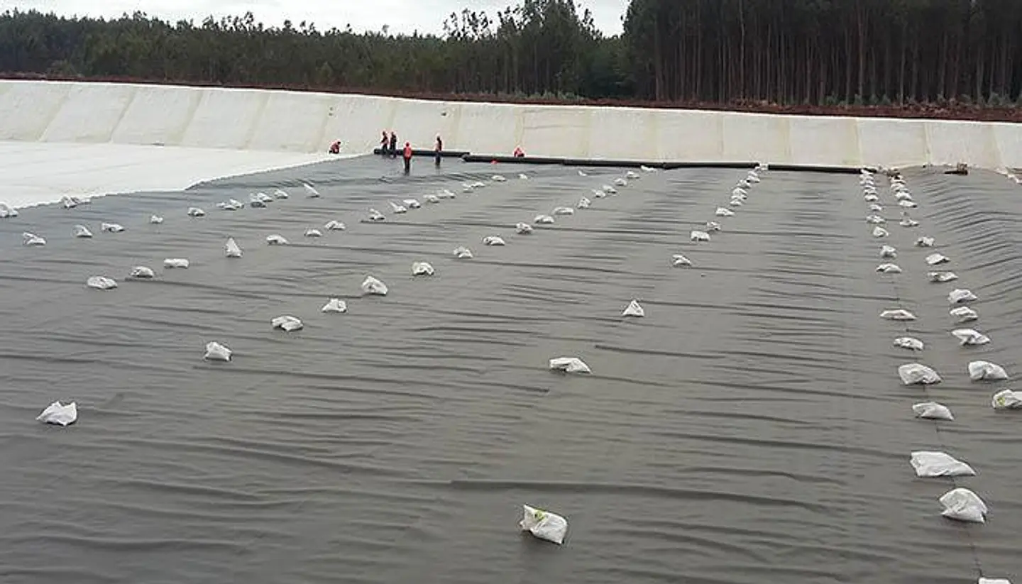 CORTE DE  GEOMEMBRANA HDPE 1.0 mm / 7X10 metros 3