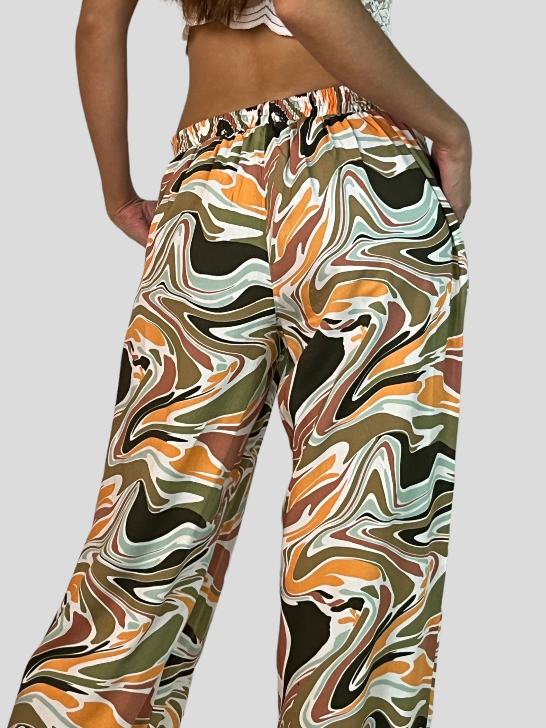 PA4070 PANTALÓN ESTAMPADO TRASERO ELASTICADO BEIGE/VERDE/BLANCO 4