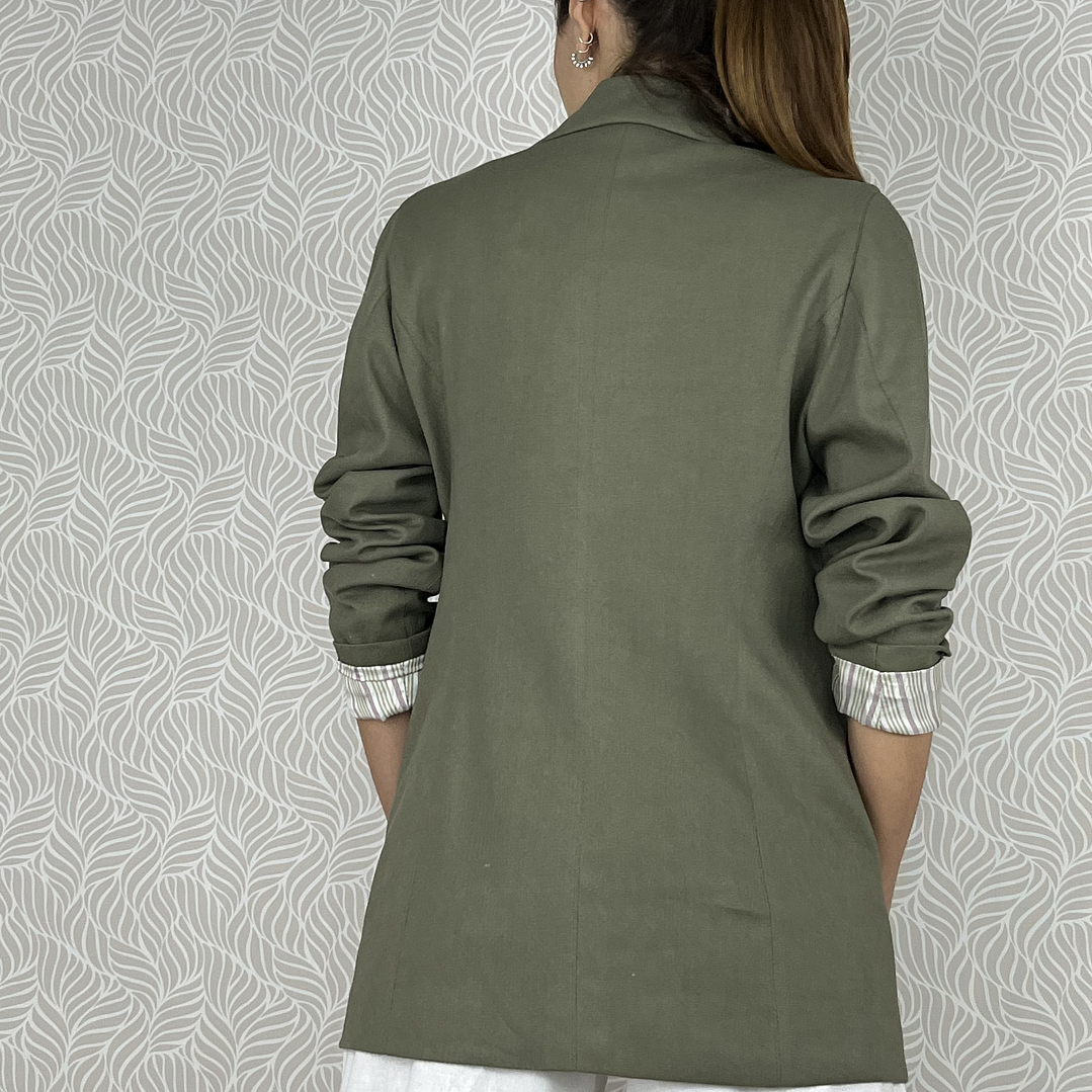 BZ1336 Blazer cruzado con lino color verde musgo 3