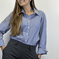 BL8001 BLUSA ENTALLADA DENIM LISTADA - Miniatura 2