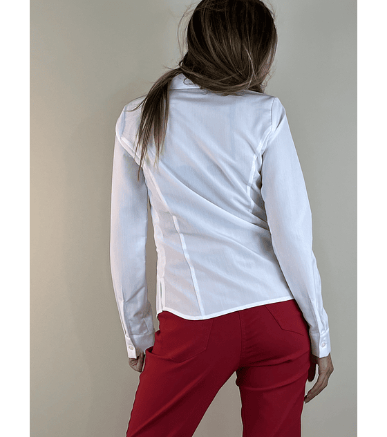 BL8001 BLUSA ENTALLADA BÁSICA BLANCA  