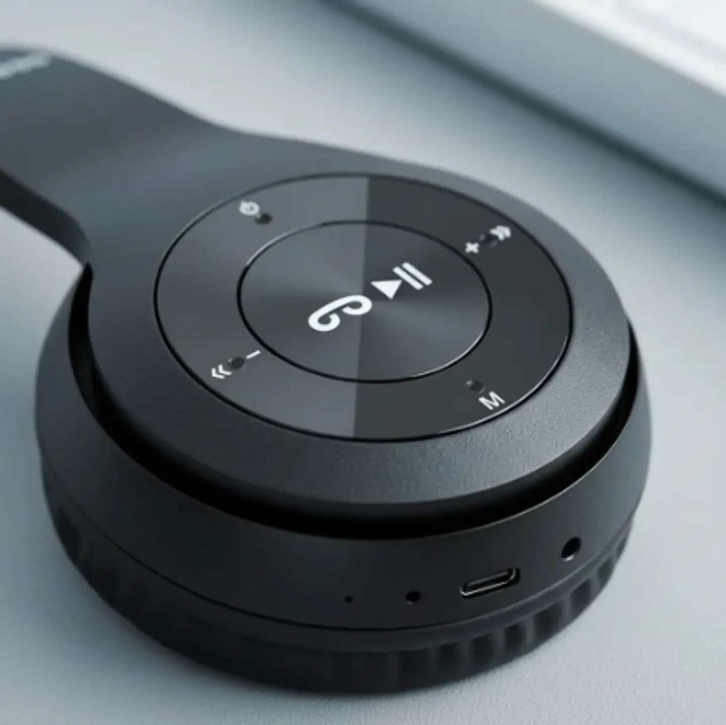 Audífonos Bluetooth Inalámbricos P47 Con Radio Fm, Mp3  3
