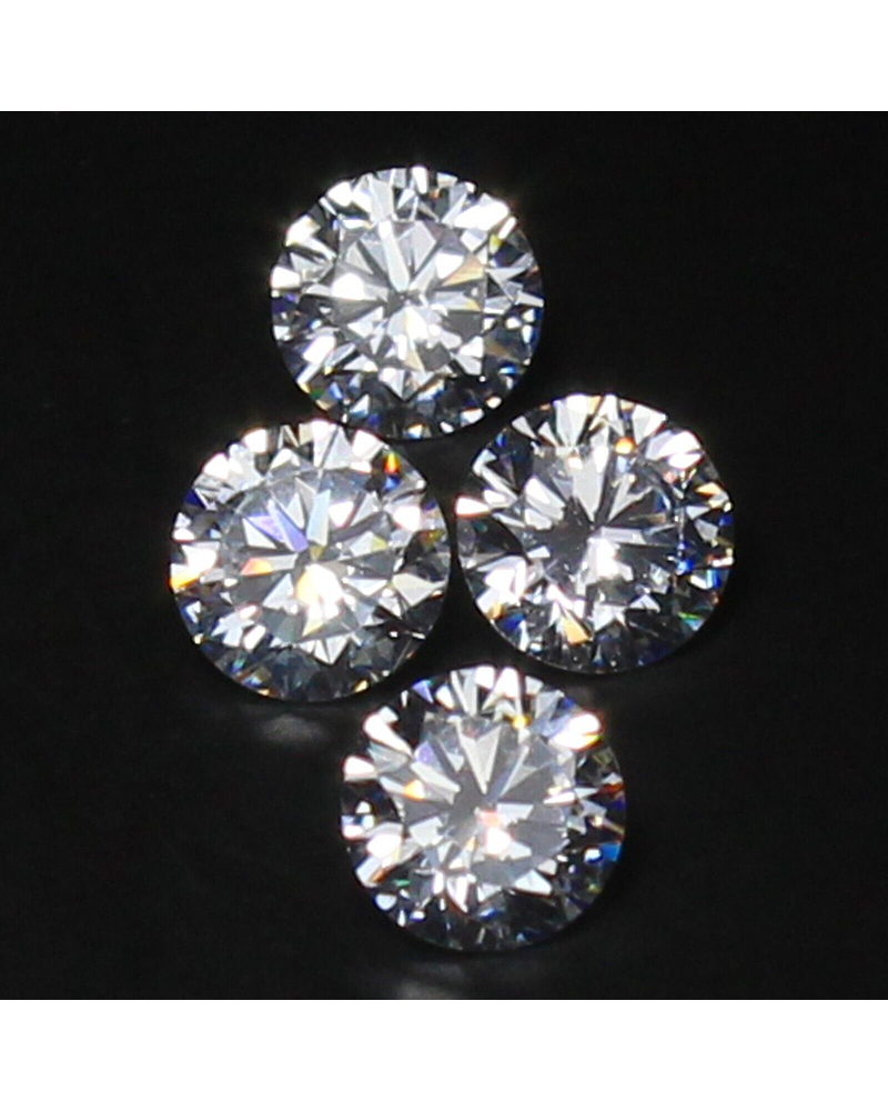 DIAMANTES NATURALES DE 4 MM CADA UNO 3 UNIDADES   75 PUNTOS  TOTAL  APROX