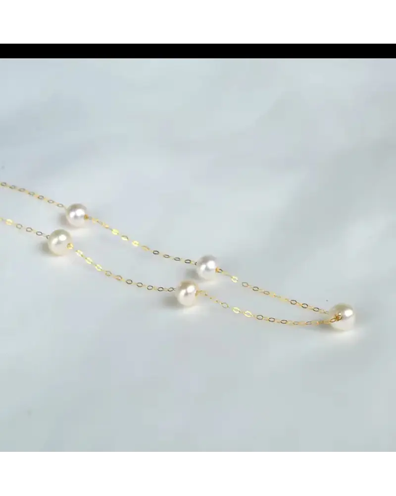COLLAR FINO DE ORO 18K CON PERLAS CULTIVADAS DE 5 MM 