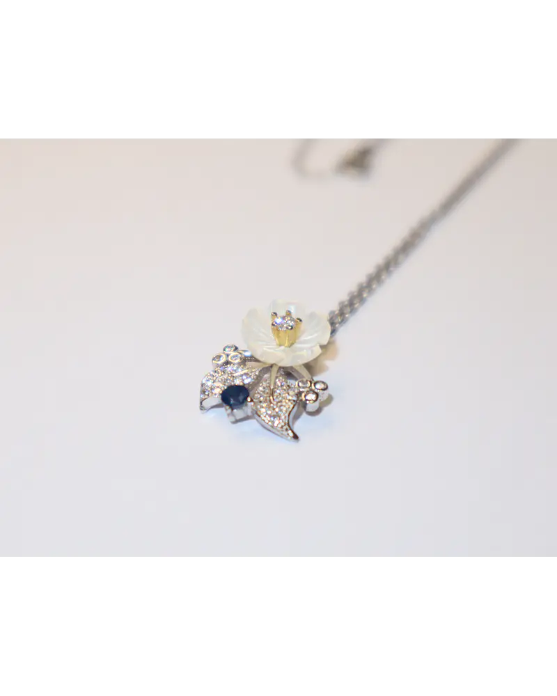 EXCLUSIVO COLGANTE DE PLATA SOLIDA CON  PIEDRAS NATURALES  ZAFIRO Y MADRE PERLA CIRCONES 