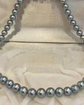COLLAR  DE PERLAS CULTIVADAS GRIS  PLATEADA  AKOYA  JAPONESA  8 MM  BROCHE DE PLATA FINA