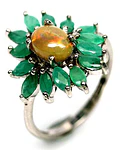 Anillo de plata con esmeraldas naturales y ópalo de Etiopía  