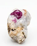 RUBY EN BRUTO SOBRE MATRIZ   31 CT 