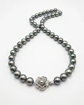 COLLAR DE PERLAS AKOYA GRIS  8. -8,5  MM 