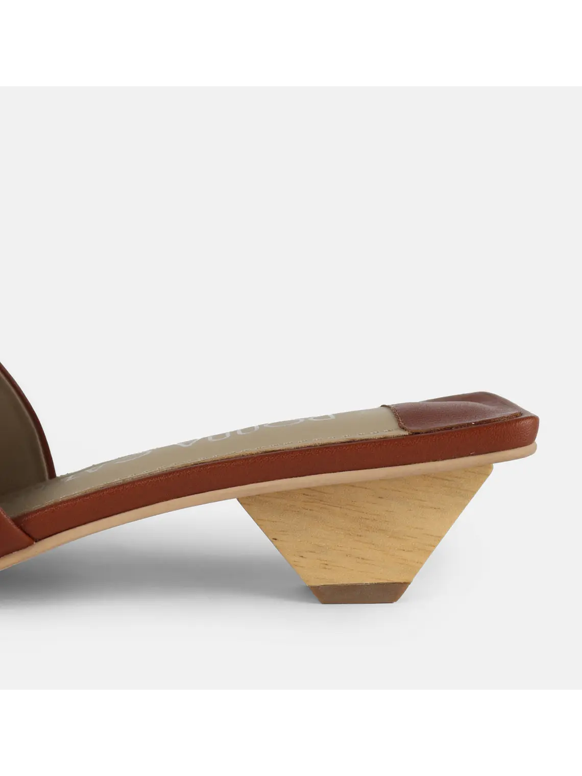 SANDALIA PEPI - CAMEL Series 3