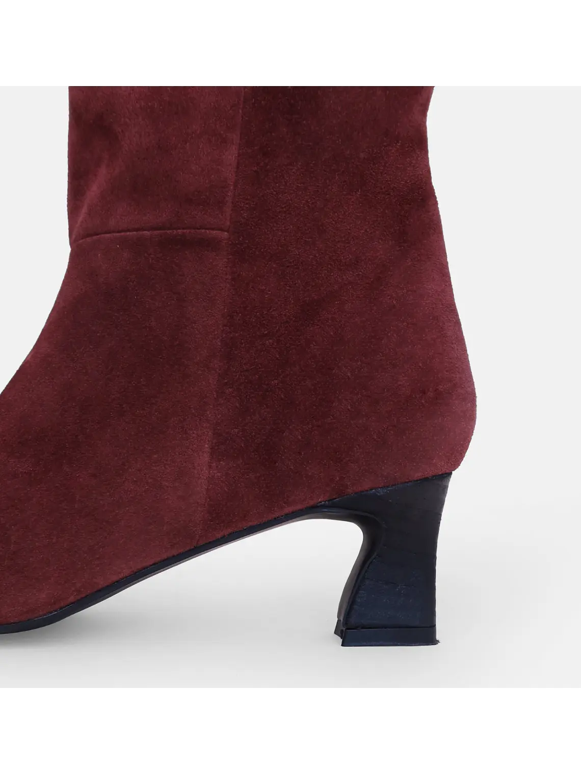Curated BOTA CAMILA - GUINDA 3