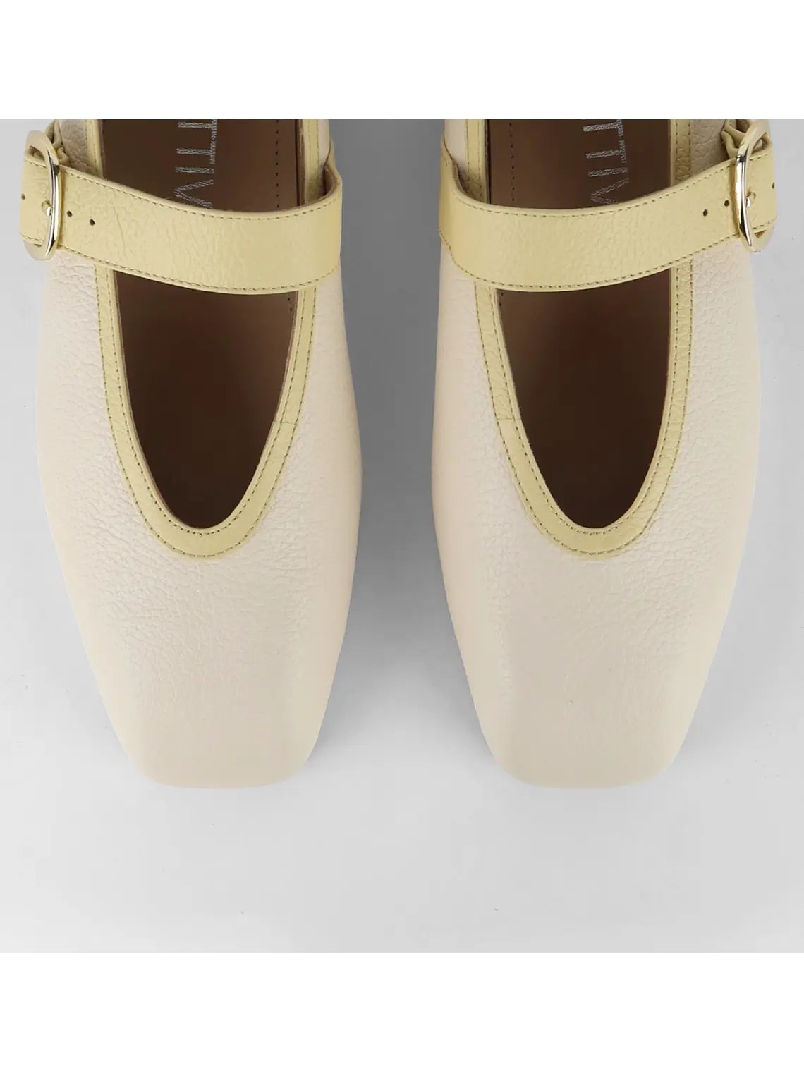 Iconic BALERINA CAIREL - HUESO 4