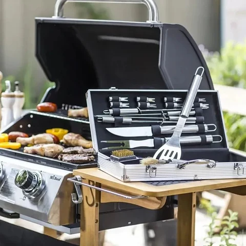 MALETA DE LUJO CON SET PARRILLERO DE 18 PIEZAS ACERO INOX