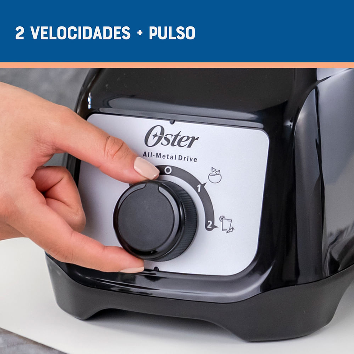 Oster® Licuadora, con Control de Perilla, 2 Velocidades más Pulso, con Vaso de Plástico, 800 W 3